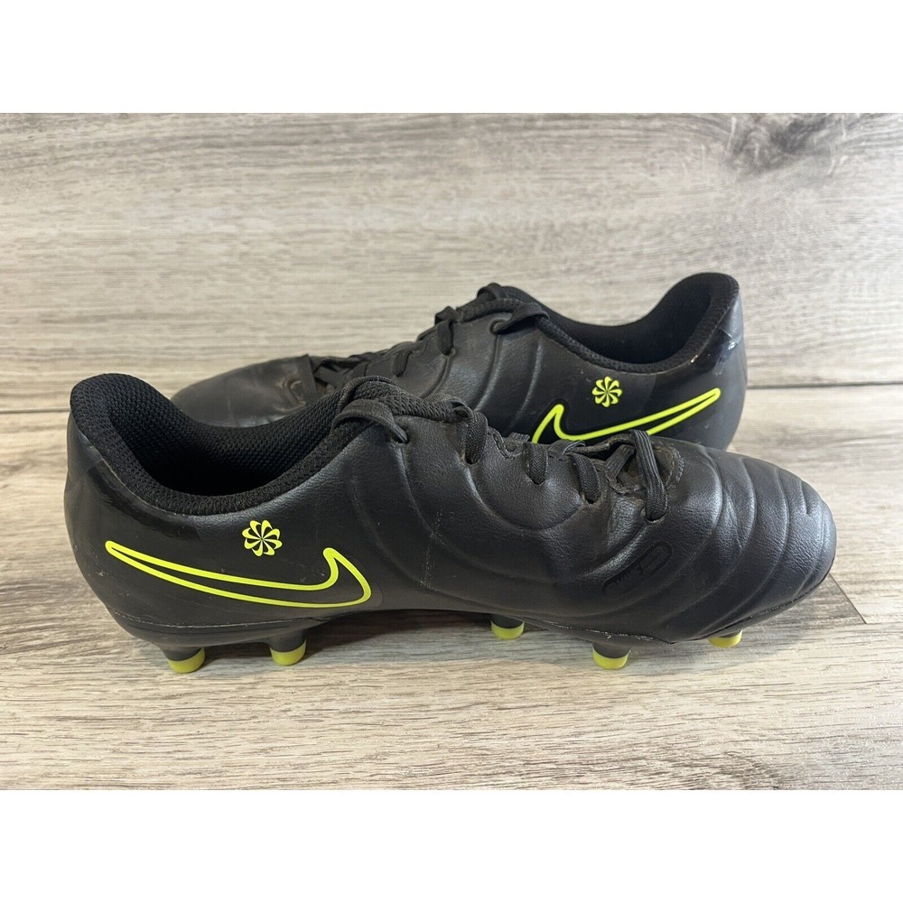 Nike Jr. Tiempo Legend 10 Club Soccer Cleats DV4352-001 Black Volt Size 4Y - Picture 6 of 8